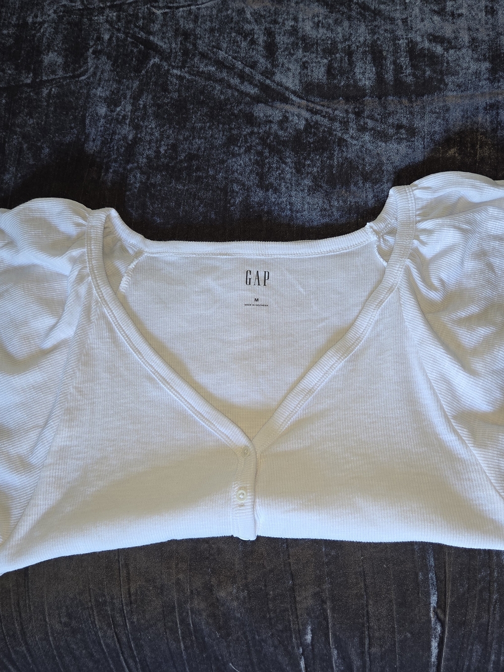 GAP Optic White Puff Sleeve Button Front Top Size M